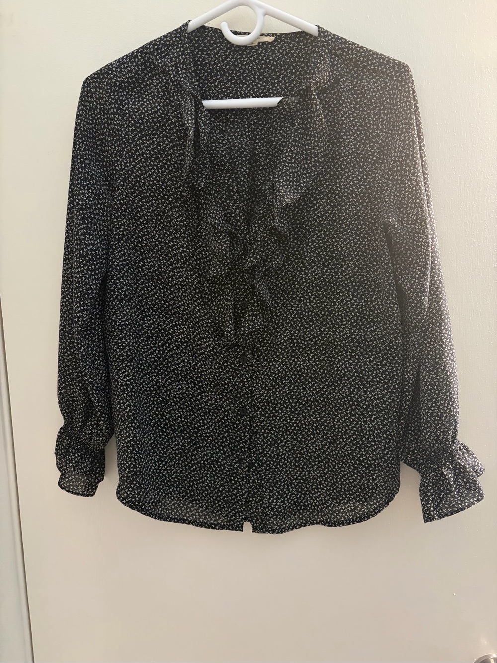 Array Black Printed Ruffled V-Neck Long-Sleeve Blouse